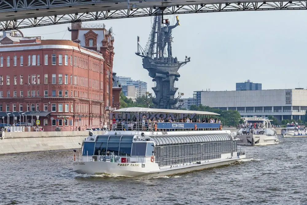 Речные прогулки по Москве